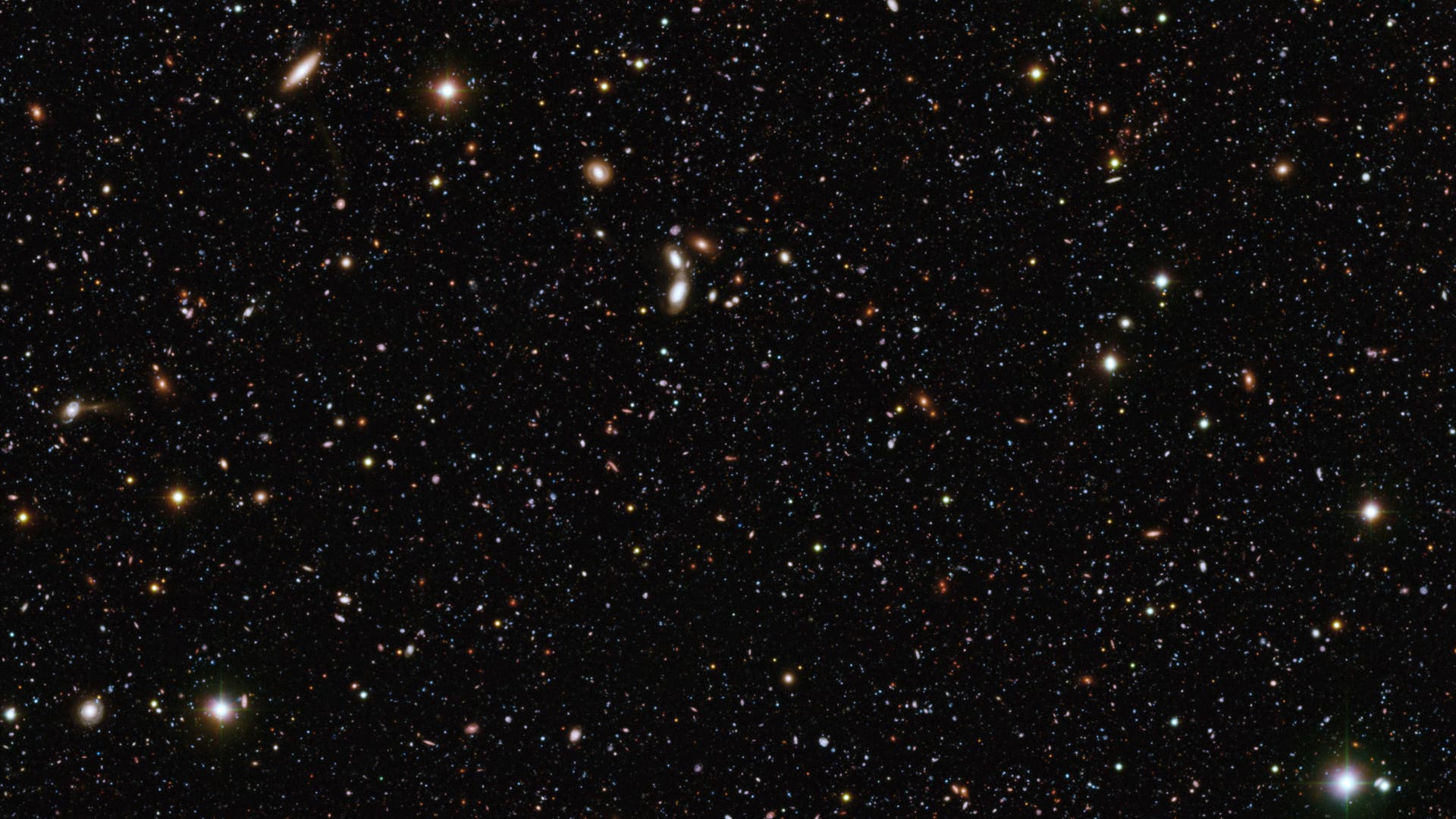 Deep-Field-Aufnahme zahlreicher Galaxien mittels des Chandra-Weltraumteleskops