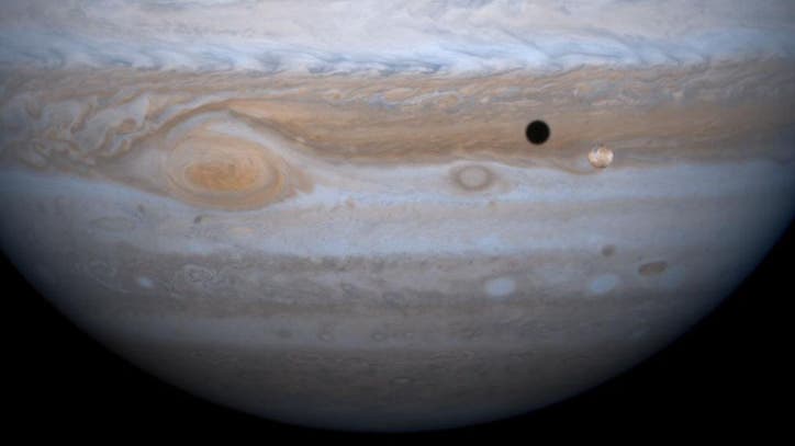 Io, der innerste der großen Jupitermonde
