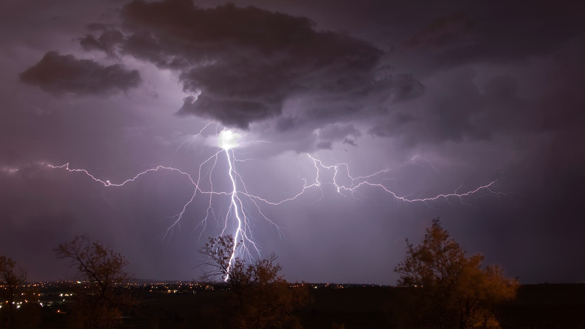 Blitze erzeugen überraschende Chemikalien Spektrum der