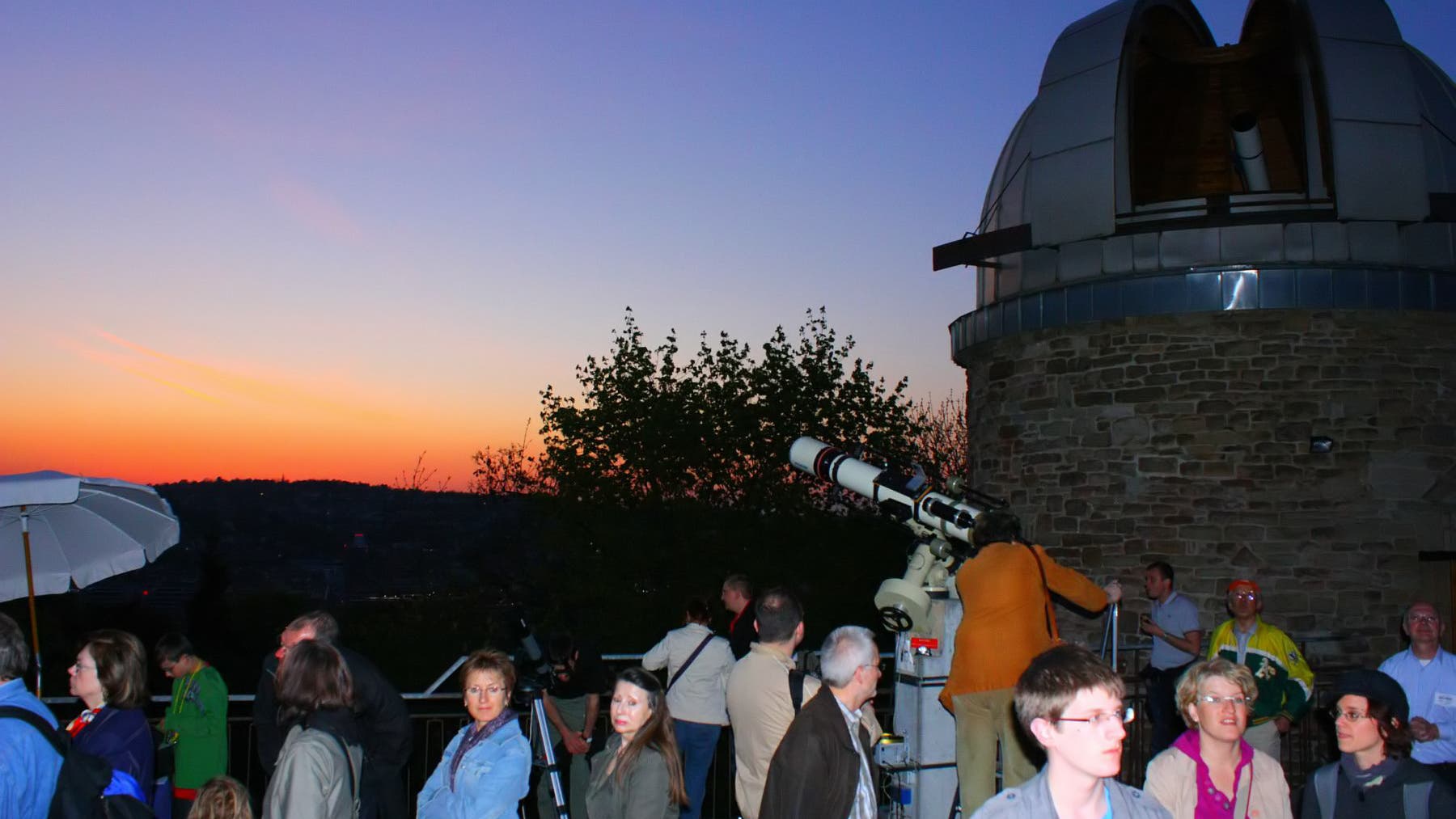 Veranstaltungshinweis Astronomietag 2013 mit Komet Spektrum der