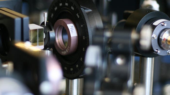 Atomphysik Heliumatom verhält sich wie erwartet Spektrum der