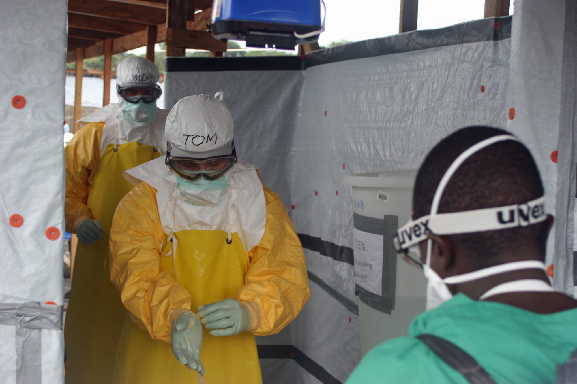 Ausgang eines Ebola-Behandlungszentrums