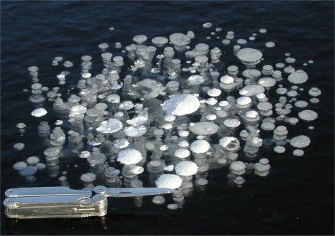 Methan-Blasen im Eis