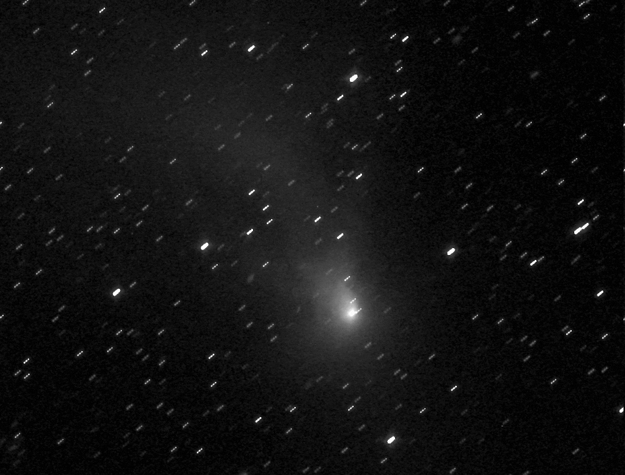 Der dynamische Komet C/2016 R2 im Sternbild Stier