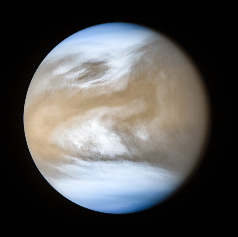 Die Venus im ultravioletten und infraroten Licht (Aufnahme der japanischen Raumsonde Akatsuki)