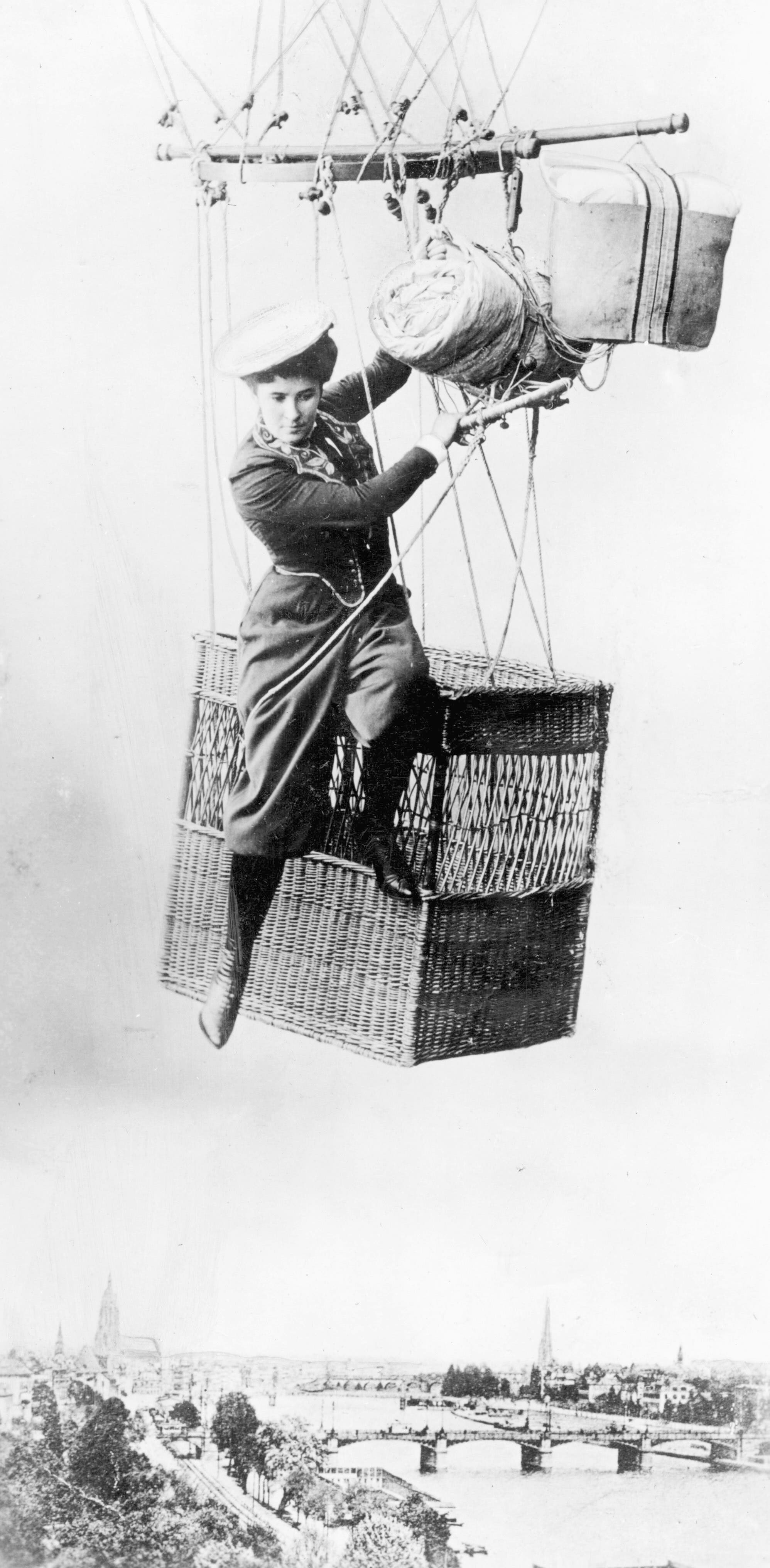 Fallschirmsprungpionierin Käthe Paulus 
