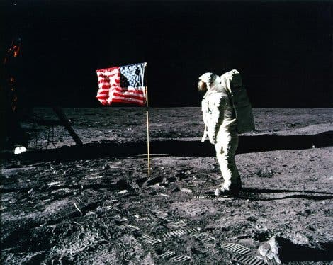 Amerikanisches Banner auf dem Mond