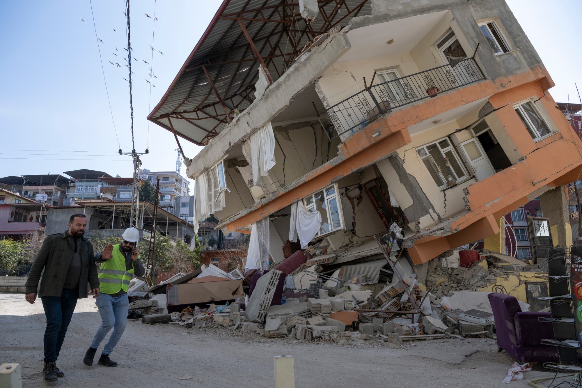 Eingestürztes Haus nach dem schweren Erdbeben in der Türkei am 6. Februar 2023.