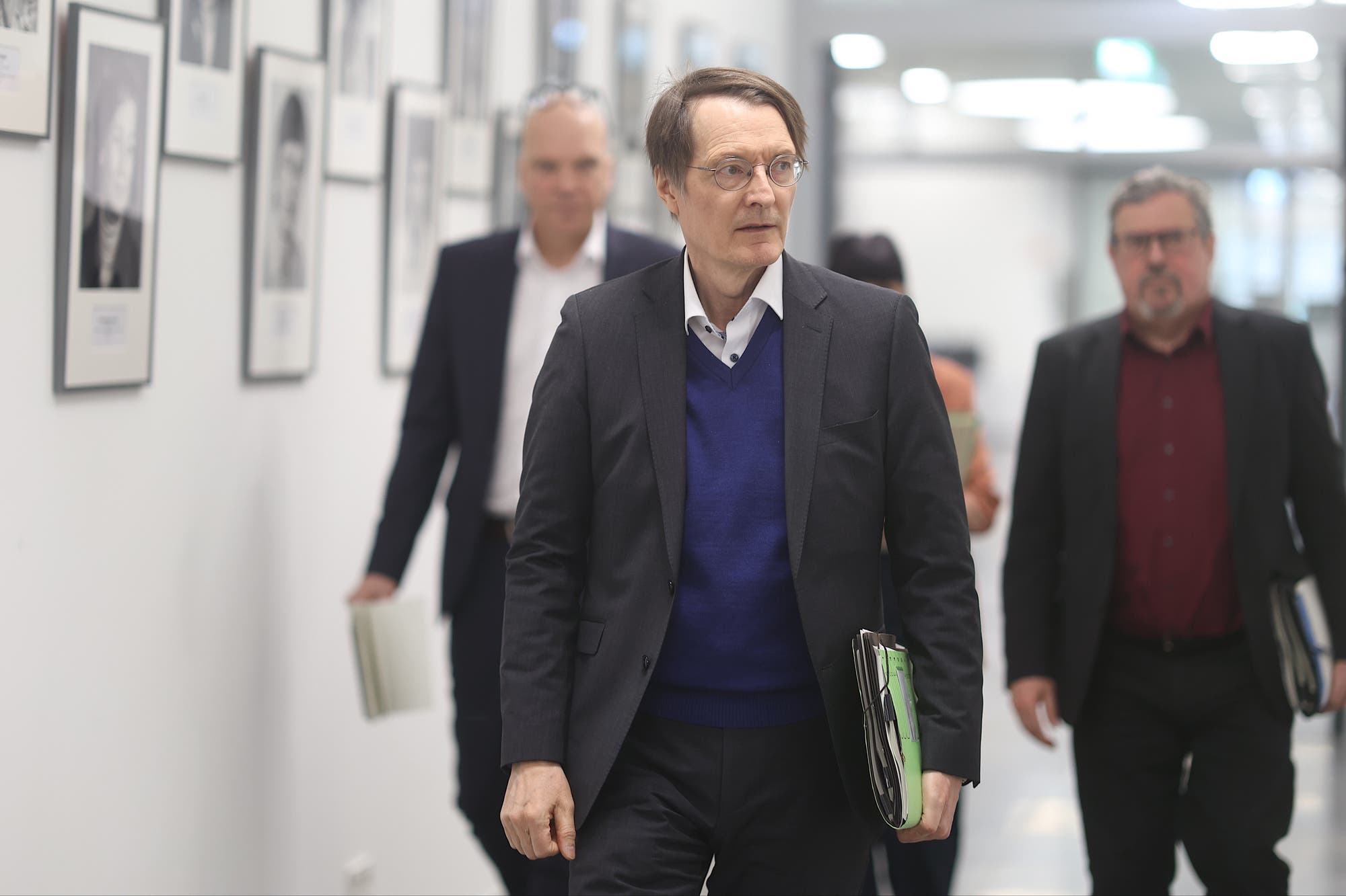 Bundesgesundheitsminister Karl Lauterbach, fotografiert am 31. März 2025 im Ministerium für Gesundheit in Berlin.