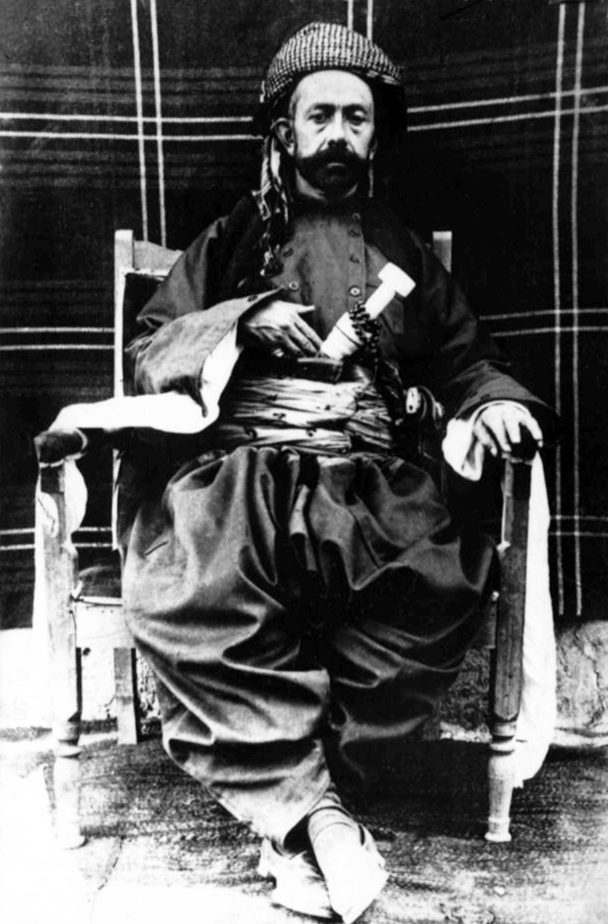 Porträtfoto des kurdischen Scheichs Mahmud Barzandschi aus dem Jahr 1911.
