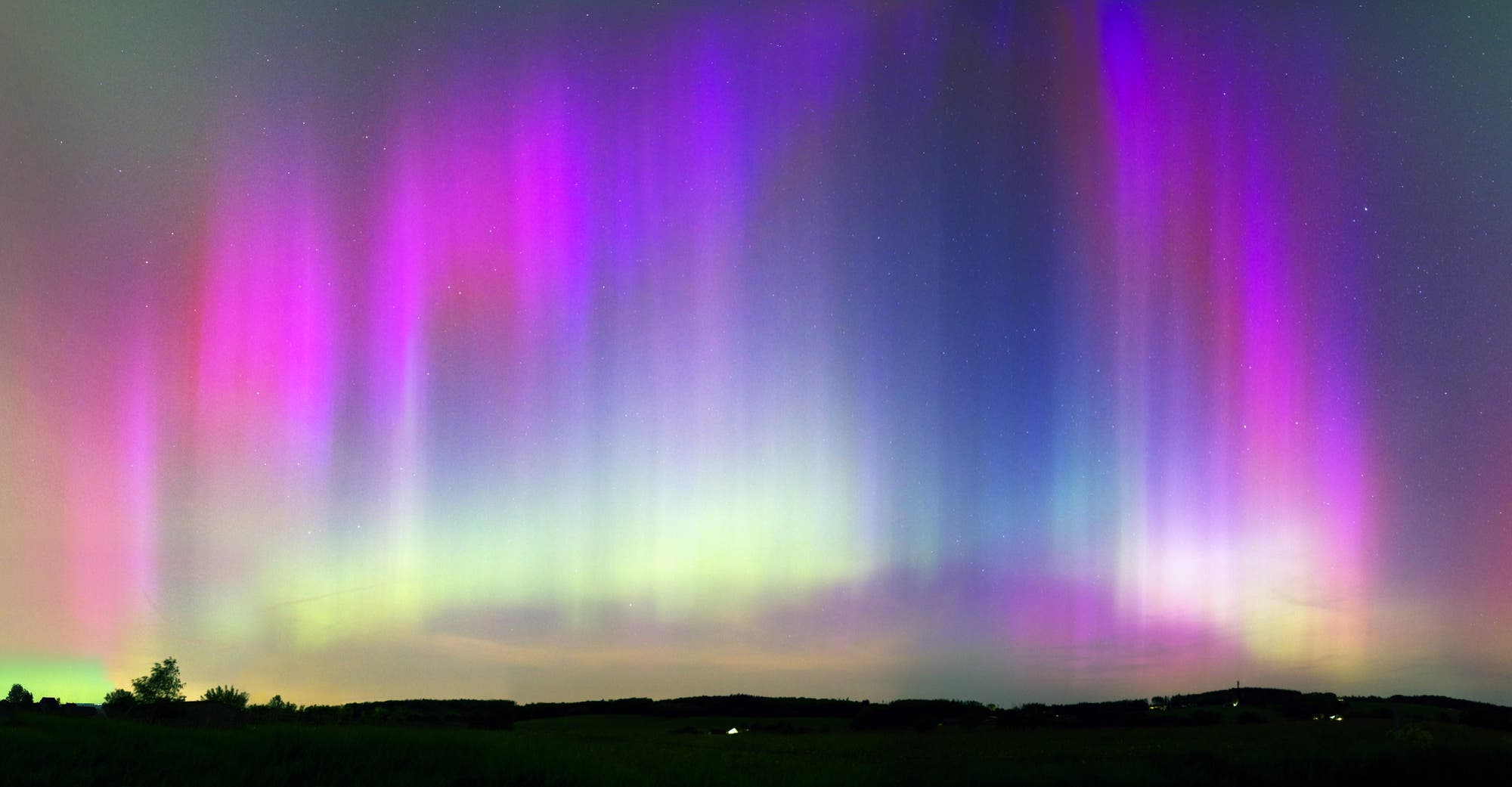 Ein Polarlichtvorhang am 11. Mai 2024