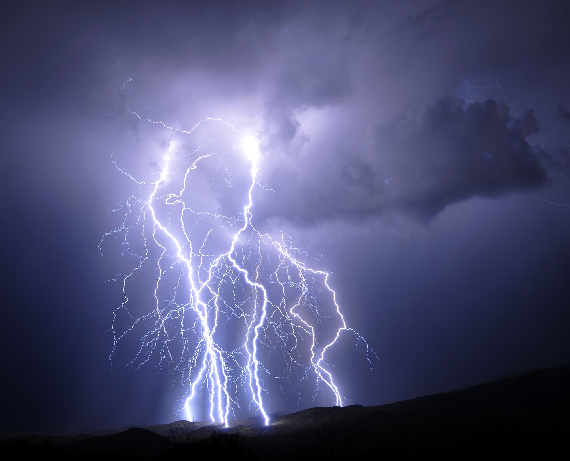 Gewitter mit Blitzen in Tucson, Arizona