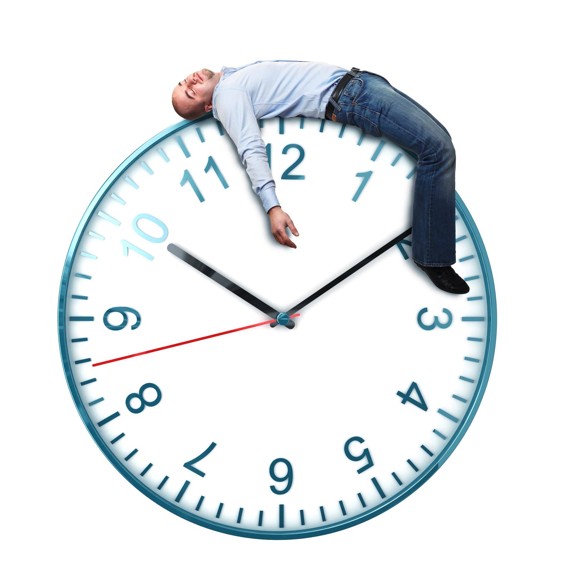 Auf einer riesigen Uhr liegt ein müder Mann und schläft