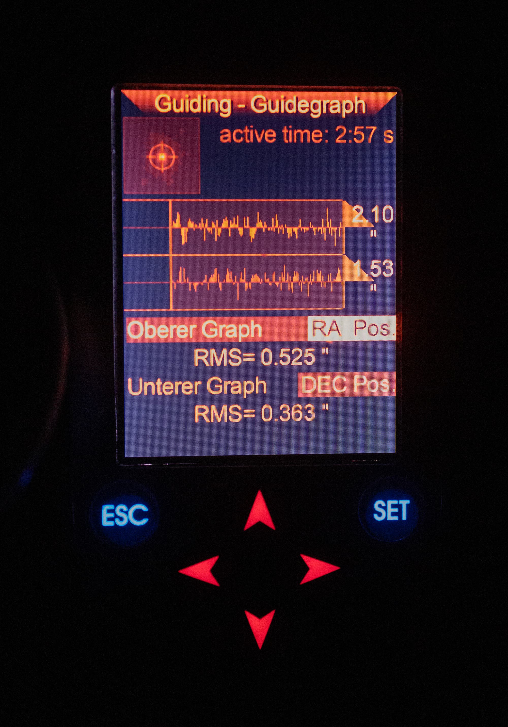 Blick auf das Display eines Autoguiders