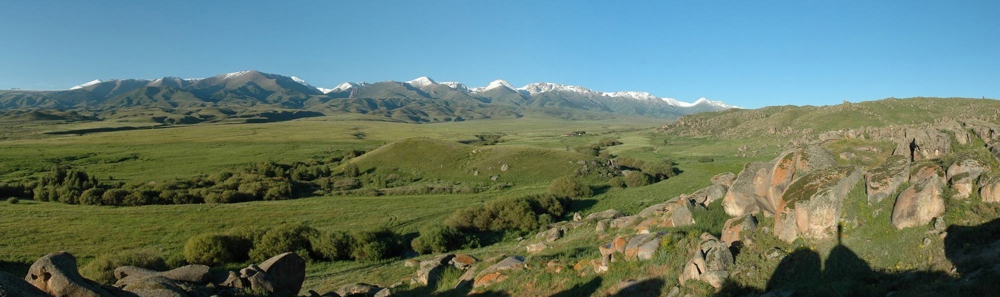 Die Hügellandschaft Kasachstans