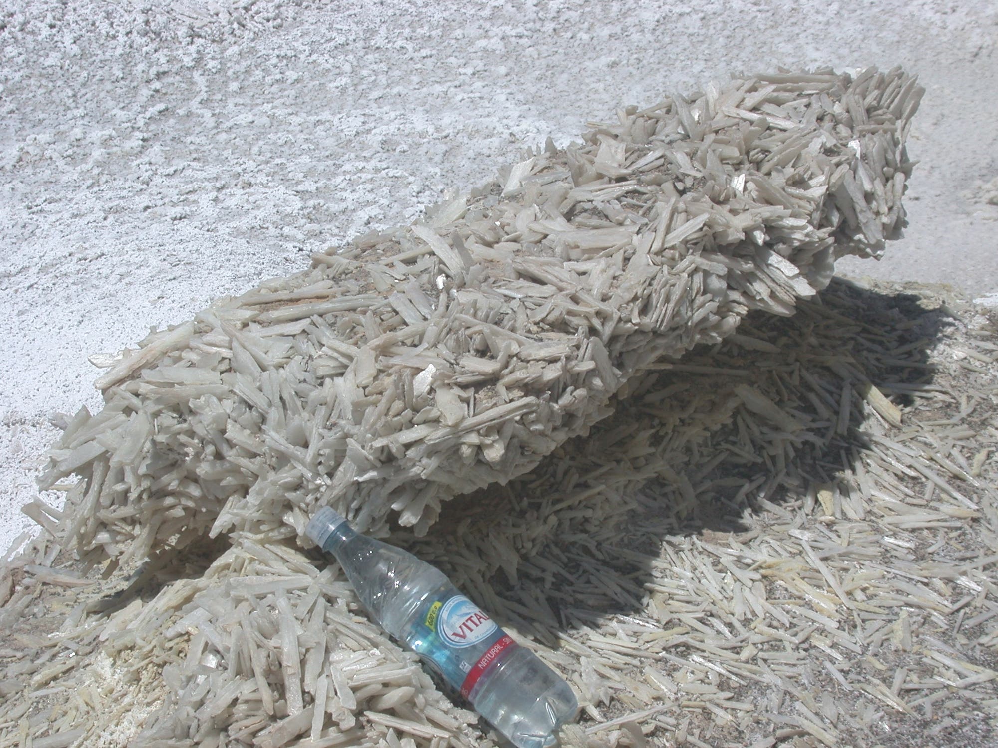 Kompakte Gipskristallpakete