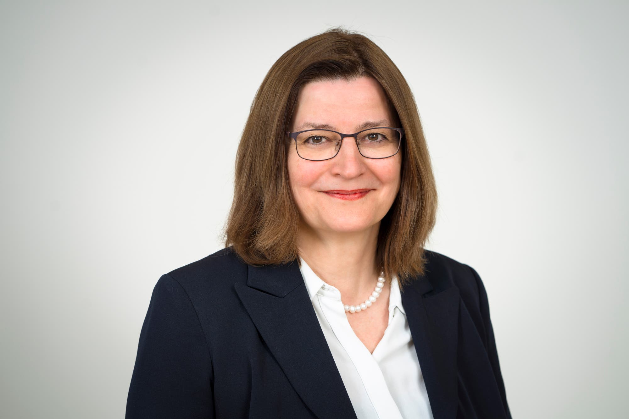 Porträt der Präsidentin des Deutschen Hebammenverbands Ulrike Geppert-Orthofer