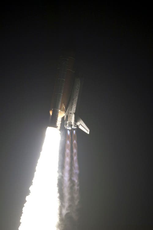 Start von STS-131 Discovery am 5. April 2010
