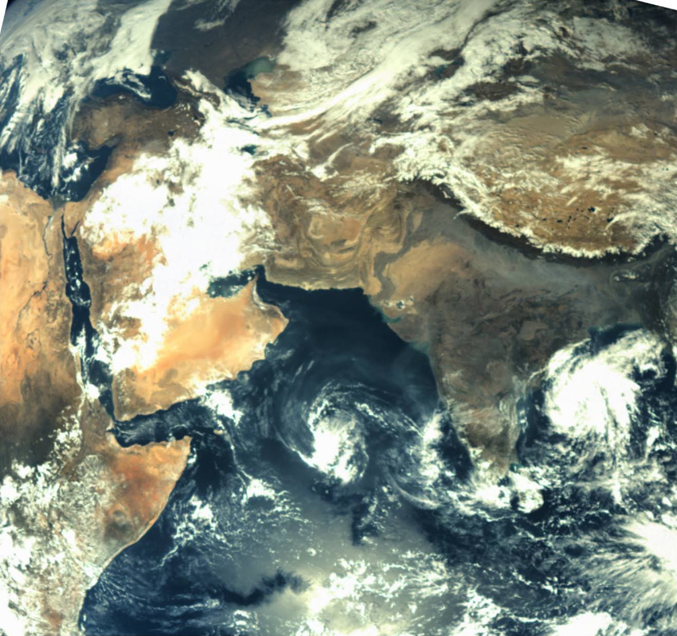 Testbild der Erde von der indischen Marssonde Mangalyaan