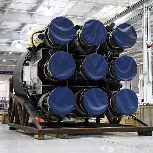 Der Triebwerksblock der ersten Stufe einer Falcon 9