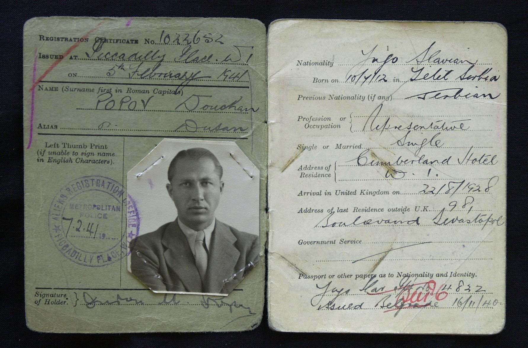 Ausweispapier von Dušan Popov (1912–1981)