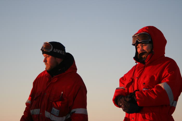 Benjamin Heinzius und Julia Wittig in der Antarktis