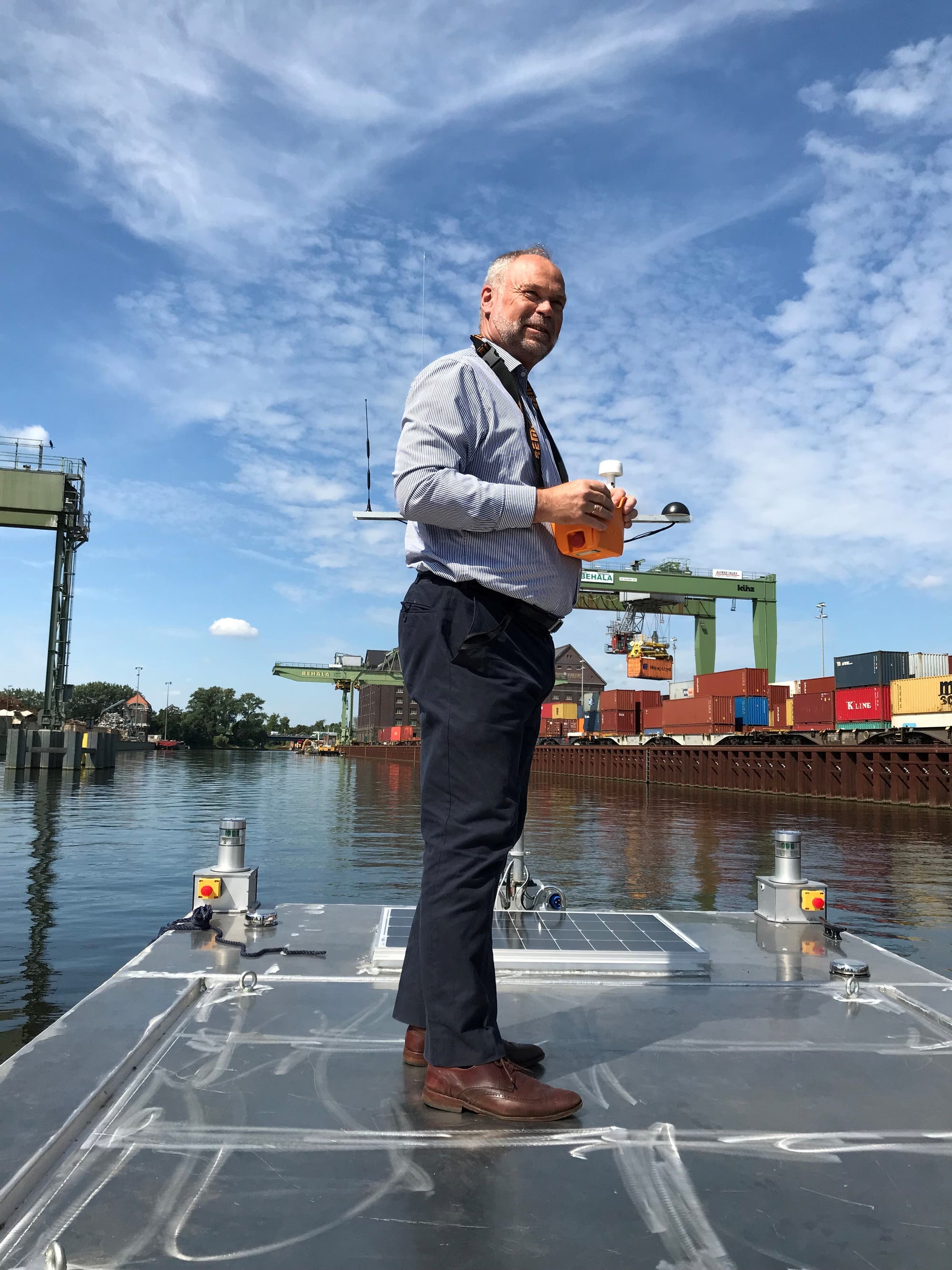 Projektleiter Christian Masilge auf dem Versuchsboot