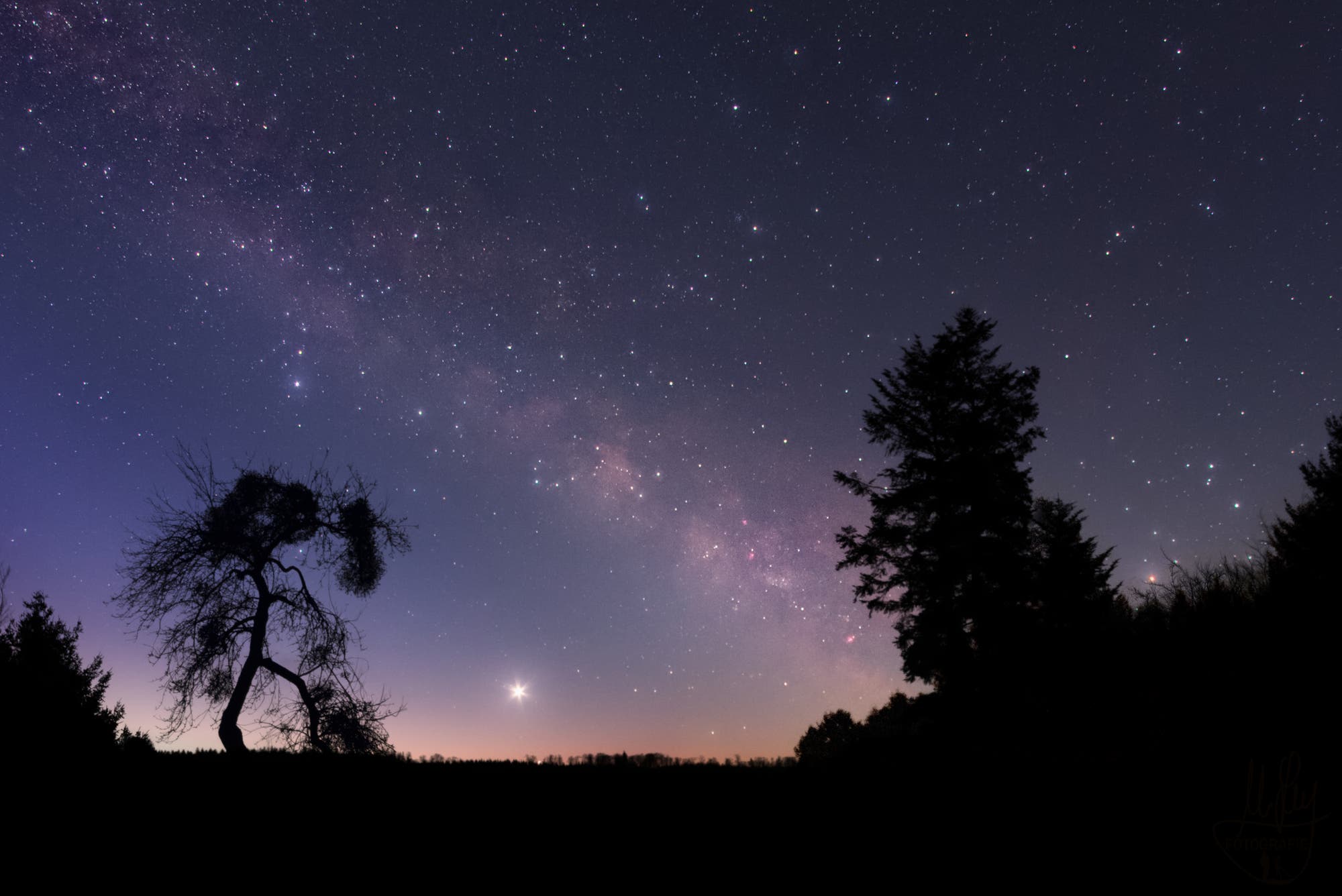 Sommersternbilder mit Venus und Mars