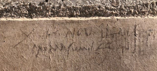 Holzkohle-Inschrift in Pompeji: am 17. Oktober hat er mit der Speise übertrieben.