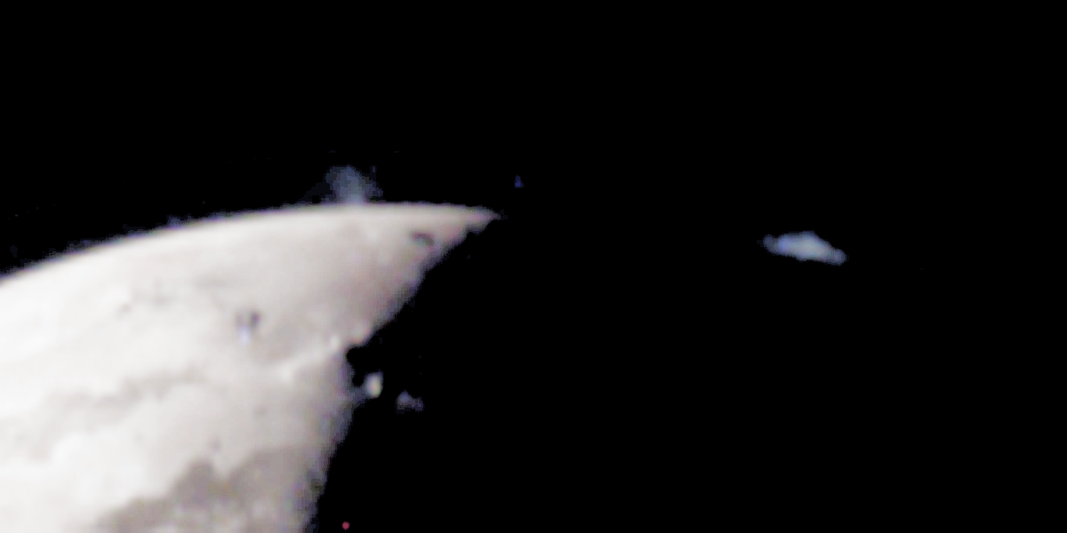 Zwei Eruptionswolken auf Io am 9. April 2024