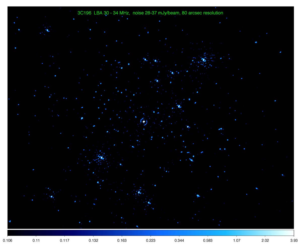 Himmelsausschnitt mit dem Quasar 3C196 im Zentrum