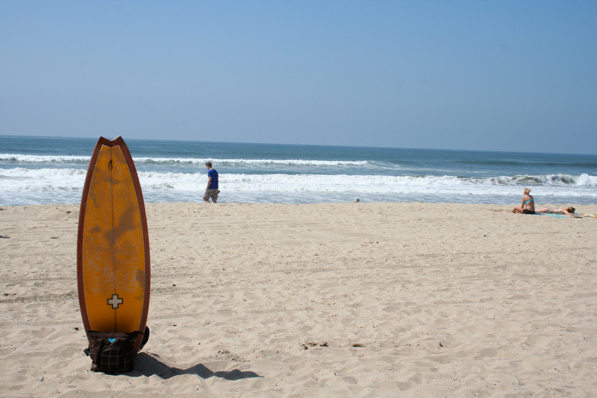 Surfbrett am Strand