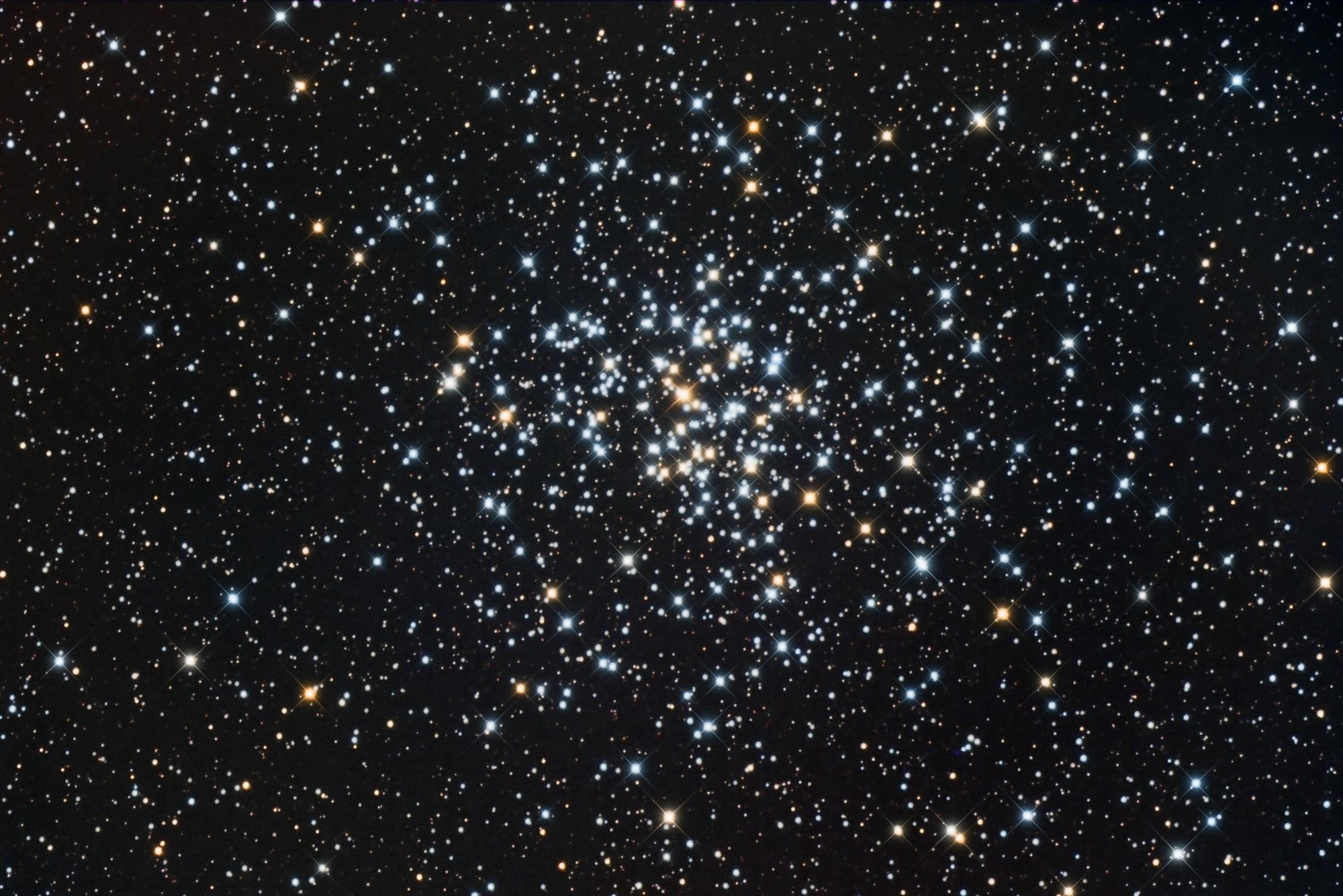 Der prächtige offene Sternhaufen im Sternbild Fuhrmann (lateinisch Auriga)