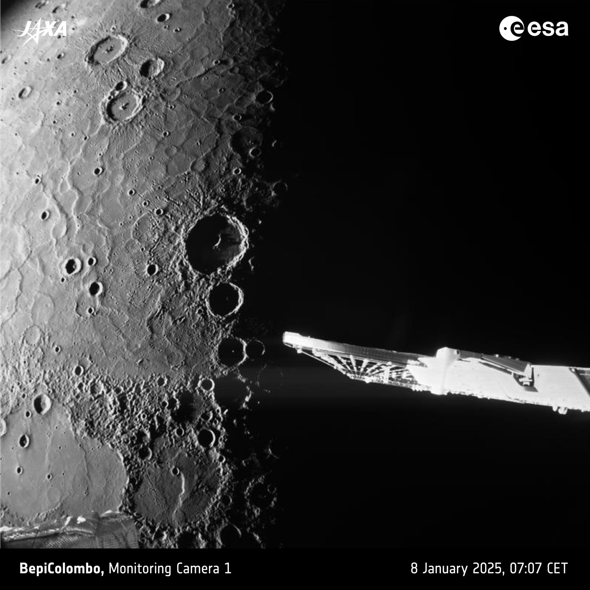 Der Nordpol von Merkur mit den Kratern der ewigen Dunkelheit, aufgenommen am 8. Januar 2025 von der ESA-Sonde BepiColombo.