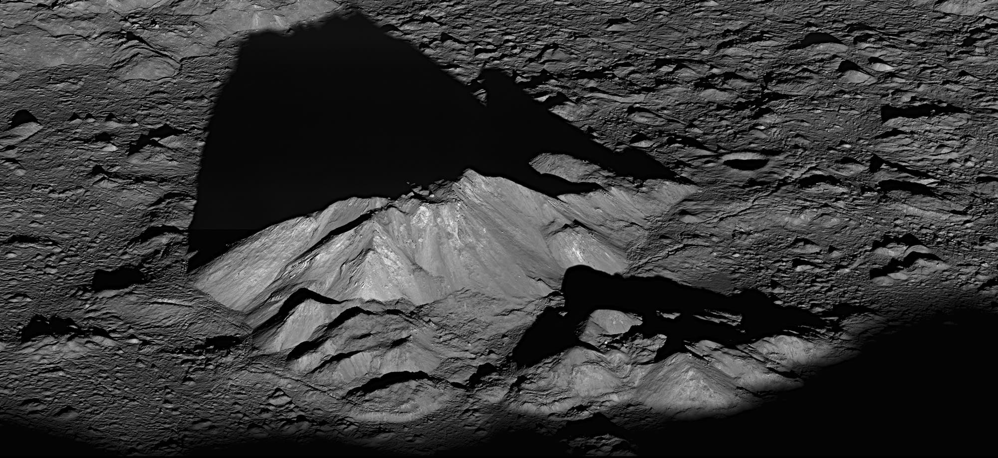 Blick in den Krater Tycho
