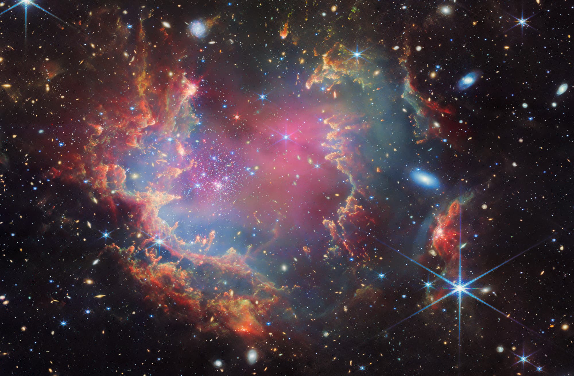 Webb blickt ins Herz des Sternhaufens NGC 602 (Aufnahme des JWST)