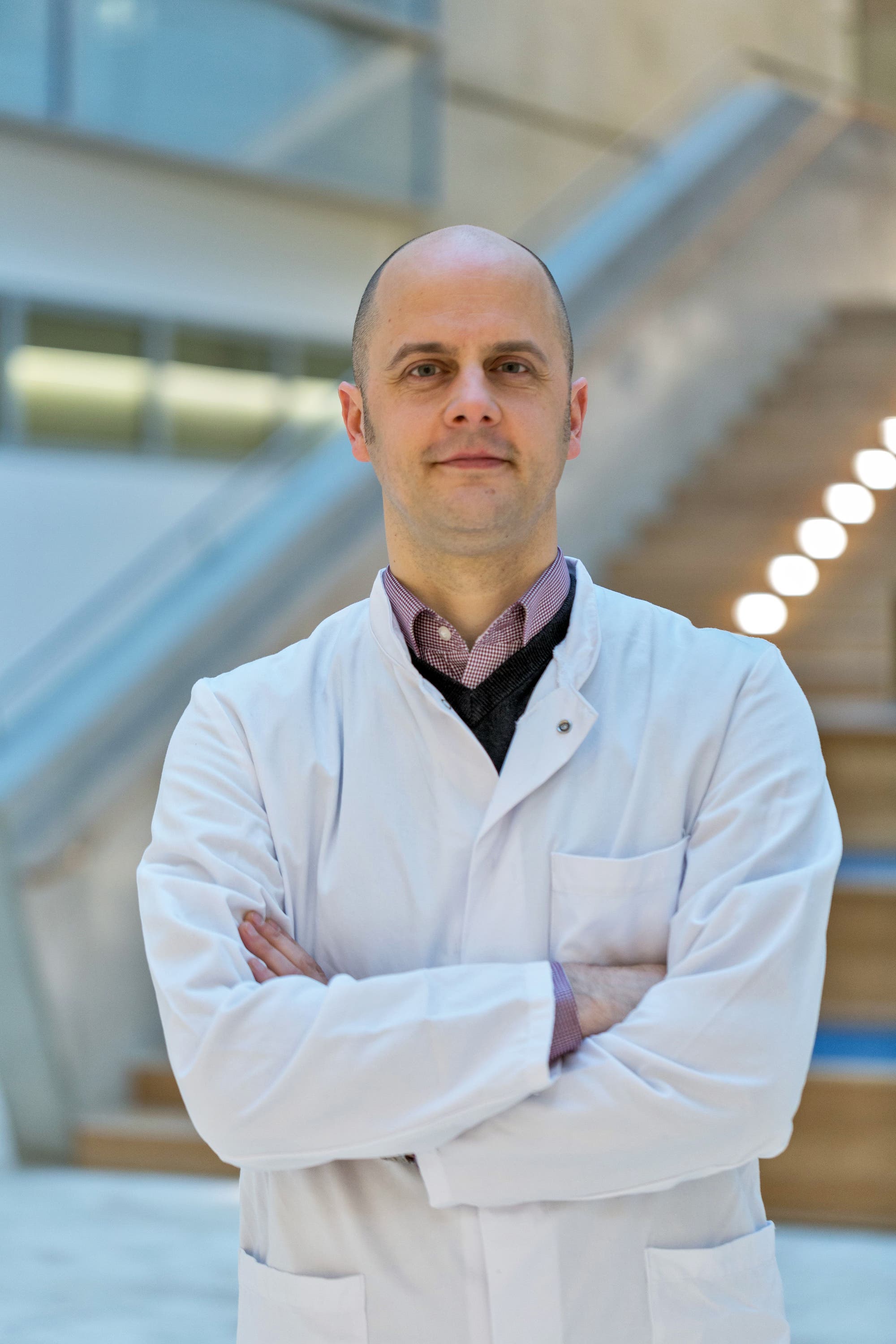 Henrik Oster ist Professor für Chronophysiologie und leitet das Institut für Neurobiologie der Universität zu Lübeck.