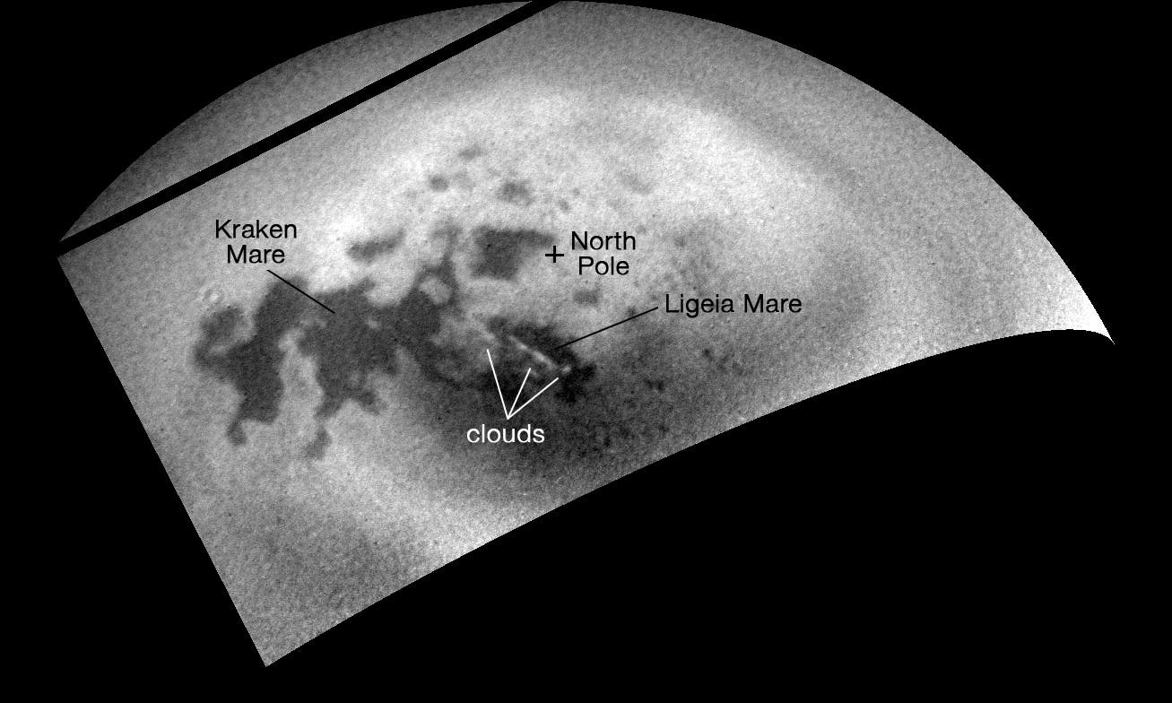 Die großen Methanmeere auf dem Saturnmond Titan (mit Beschriftungen)