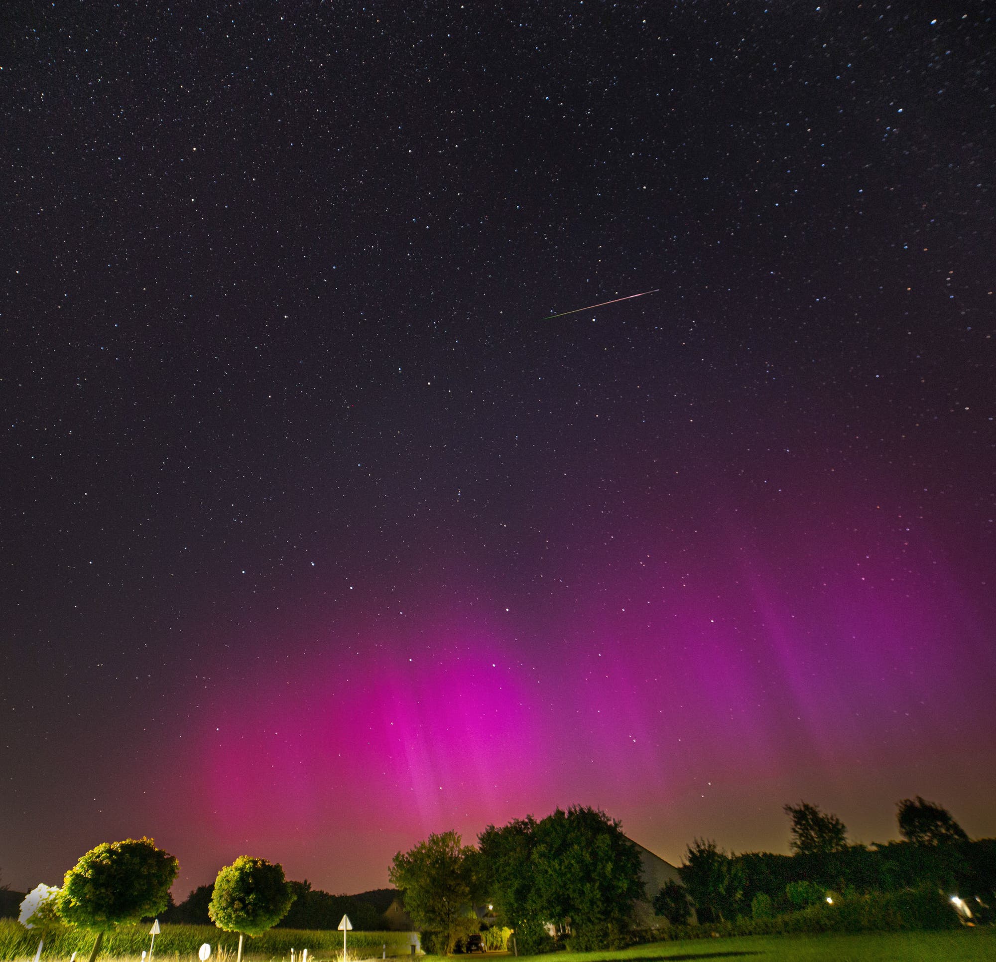 Polarlicht und Meteor am 13. August 2024