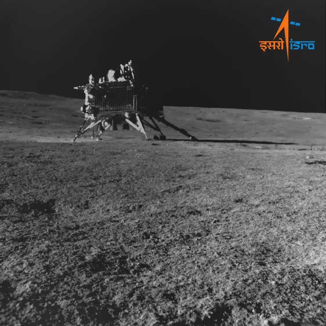 S/W-Aufnahme des Rover Pragyan vom Lander Vikram.