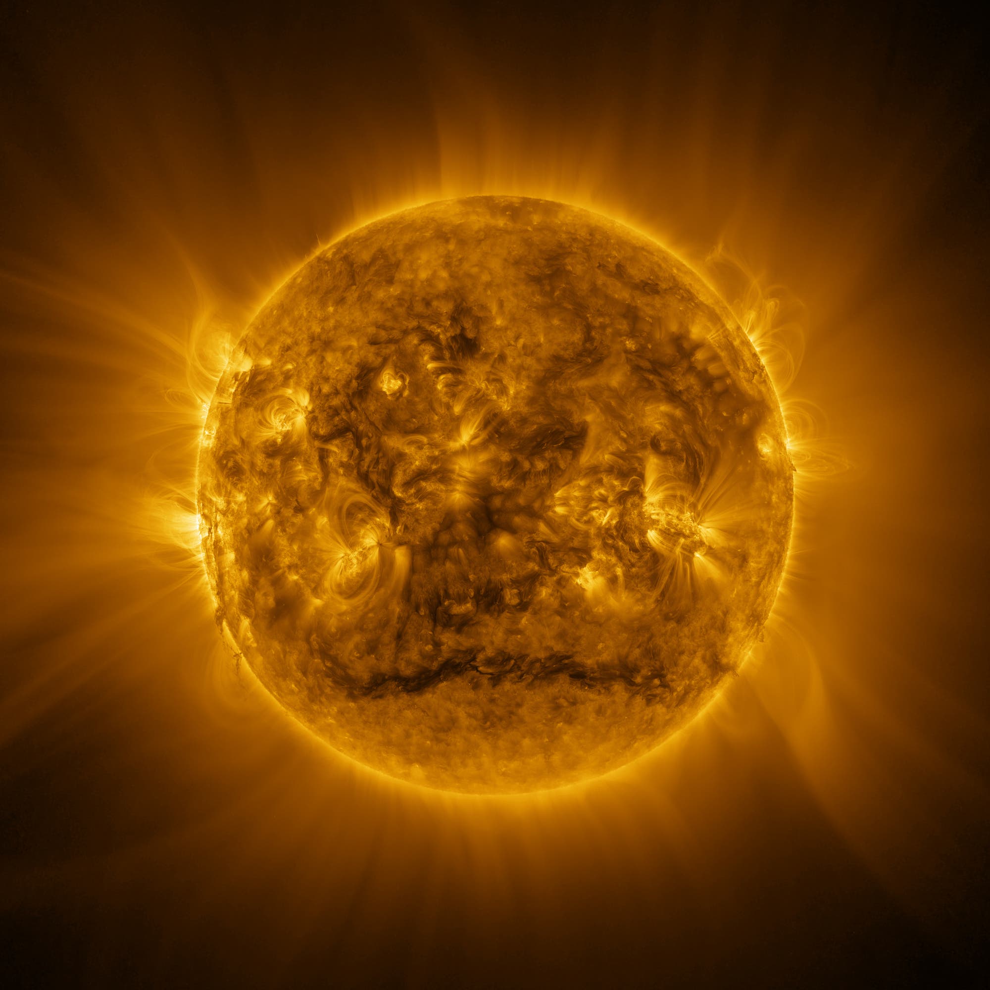 Die Sonne in Nahaufnahme, aufgenommen von der ESA, zeigt eine detaillierte Ansicht der Sonnenoberfläche mit sichtbaren Sonnenflecken und leuchtenden Plasmaströmen. Die goldene Farbe und die Strahlung der Sonnenkorona sind deutlich sichtbar. Dieses Bild veranschaulicht die dynamische Aktivität der Sonne und ihre Energieausstrahlung. Die Sonne in Nahaufnahme, aufgenommen von der ESA, zeigt eine detaillierte Ansicht der Sonnenoberfläche mit sichtbaren Sonnenflecken und leuchtenden Plasmaströmen. Die goldene Farbe und die Strahlung der Sonnenkorona sind deutlich sichtbar. Dieses Bild veranschaulicht die dynamische Aktivität der Sonne und ihre Energieausstrahlung.