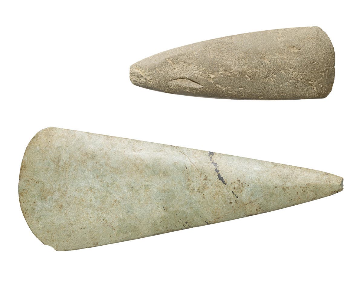 Zwei Steinbeilklingen wurden um 1890 gefunden