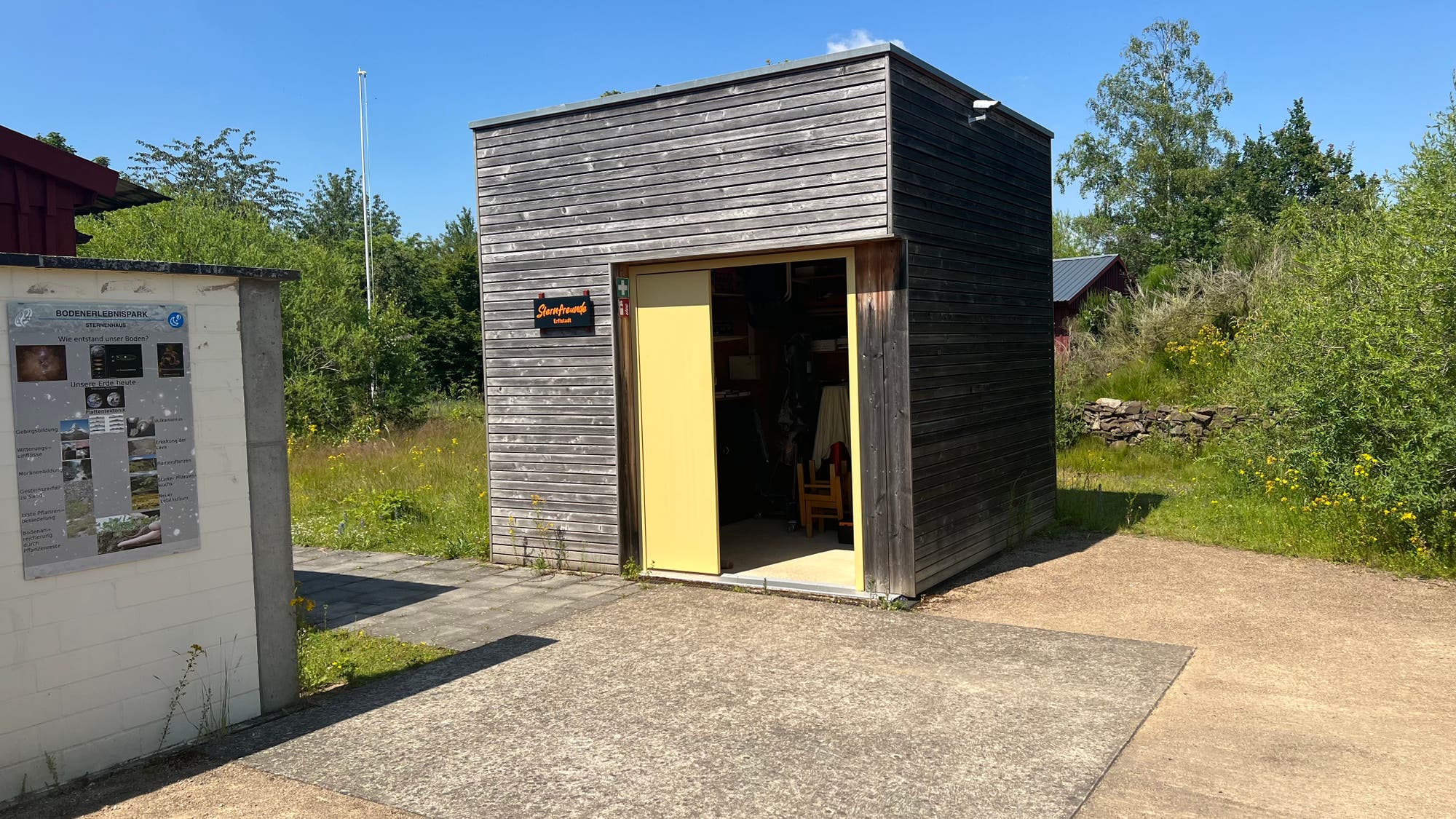 Fotografía de la caseta de equipamiento Sternfreunde Erftstadt y sus alrededores, apta para observación con telescopio