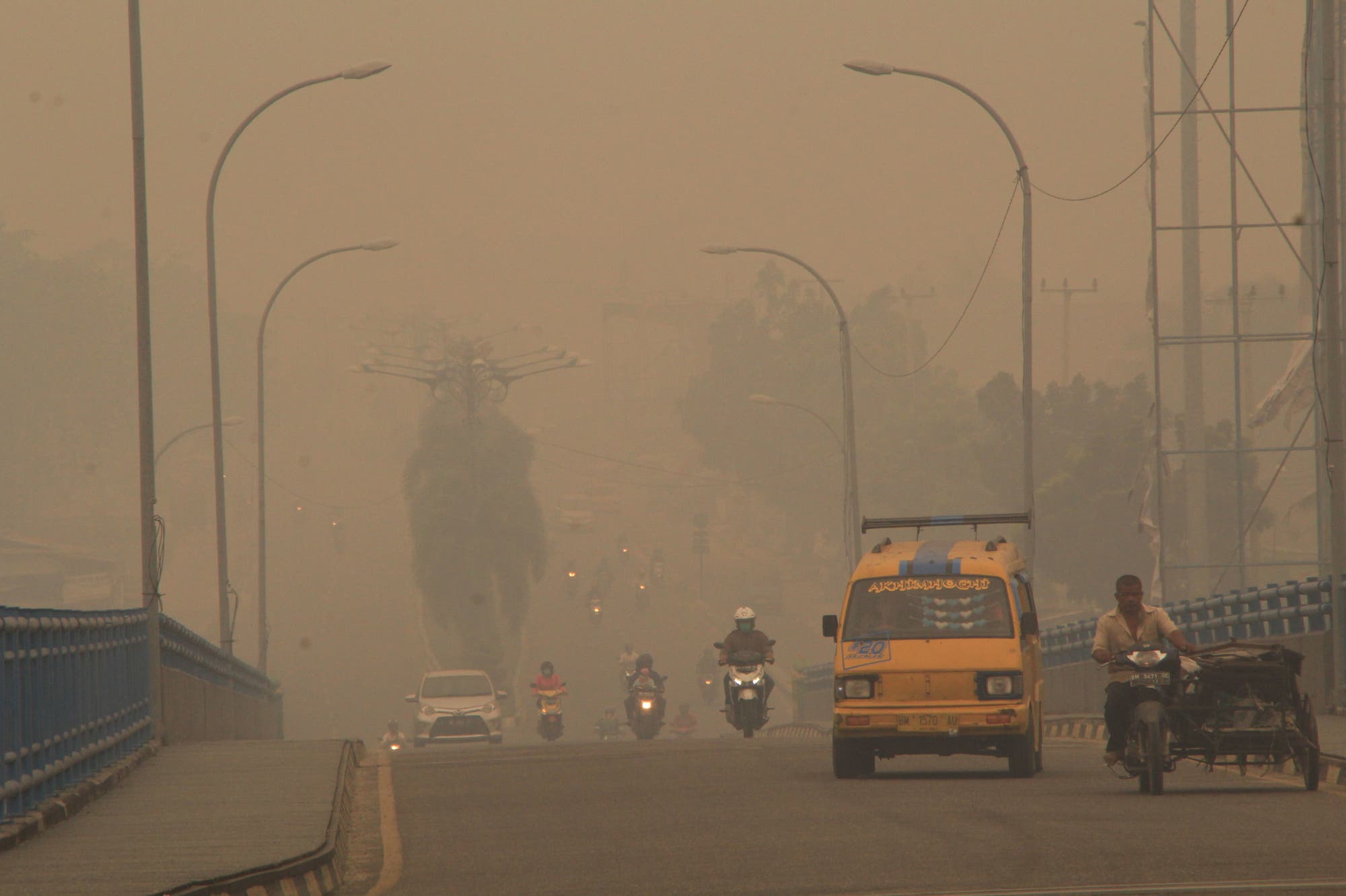 »Haze« in Pekanbaru in der indonesischen Provinz Riau