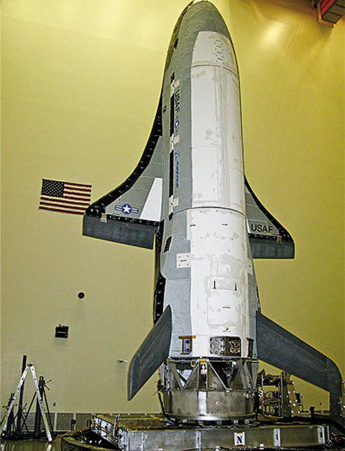 Die X-37B in der Endmontage