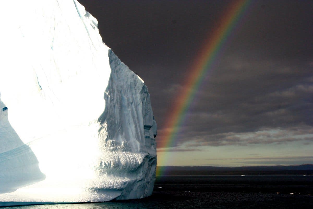 Eisberg unterm Regenbogen