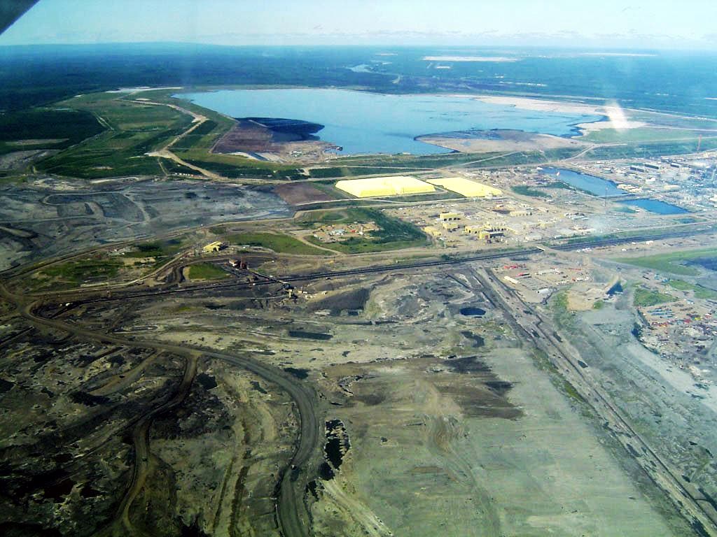 Mine der Syncrude Canada Ltd. zum Abbau der Athabasca-Ölsande
