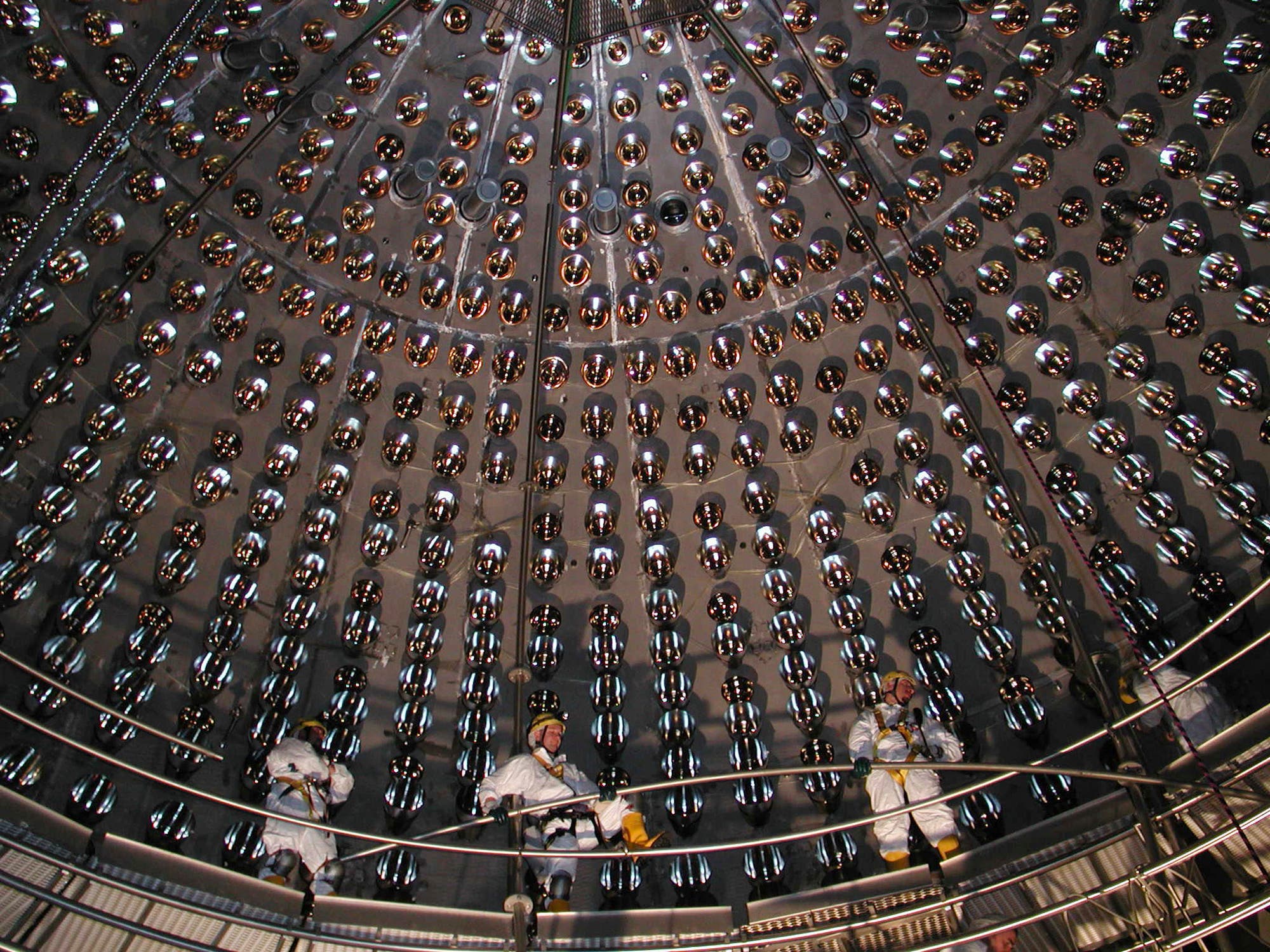 Im Inneren eines Neutrino-Detektors