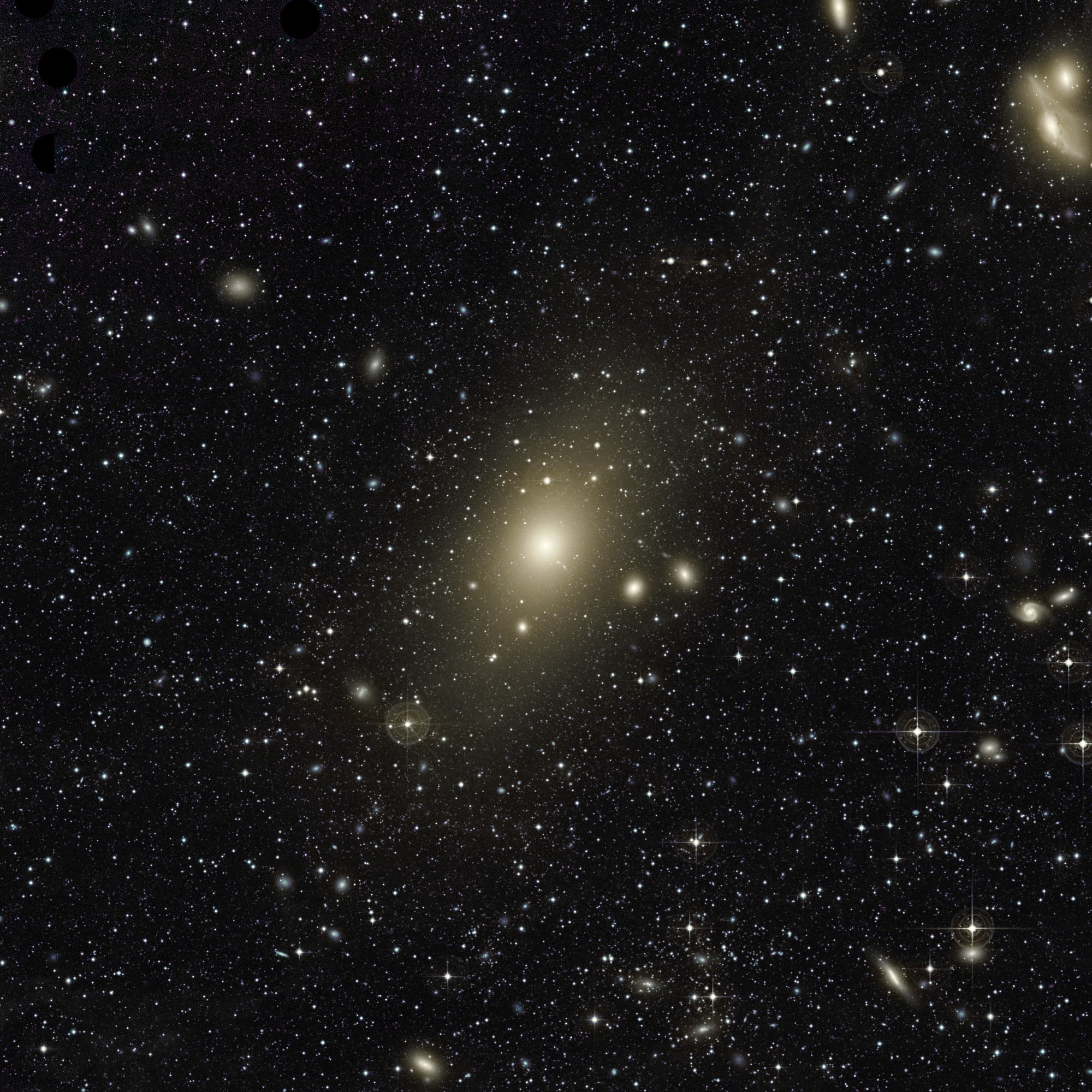 Die elliptische Riesengalaxie Messier 87 Im Sternbild Jungfrau