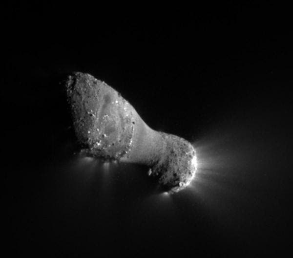 Der Kern des Kometen Hartley-2 (Aufnahme von Deep Impact)